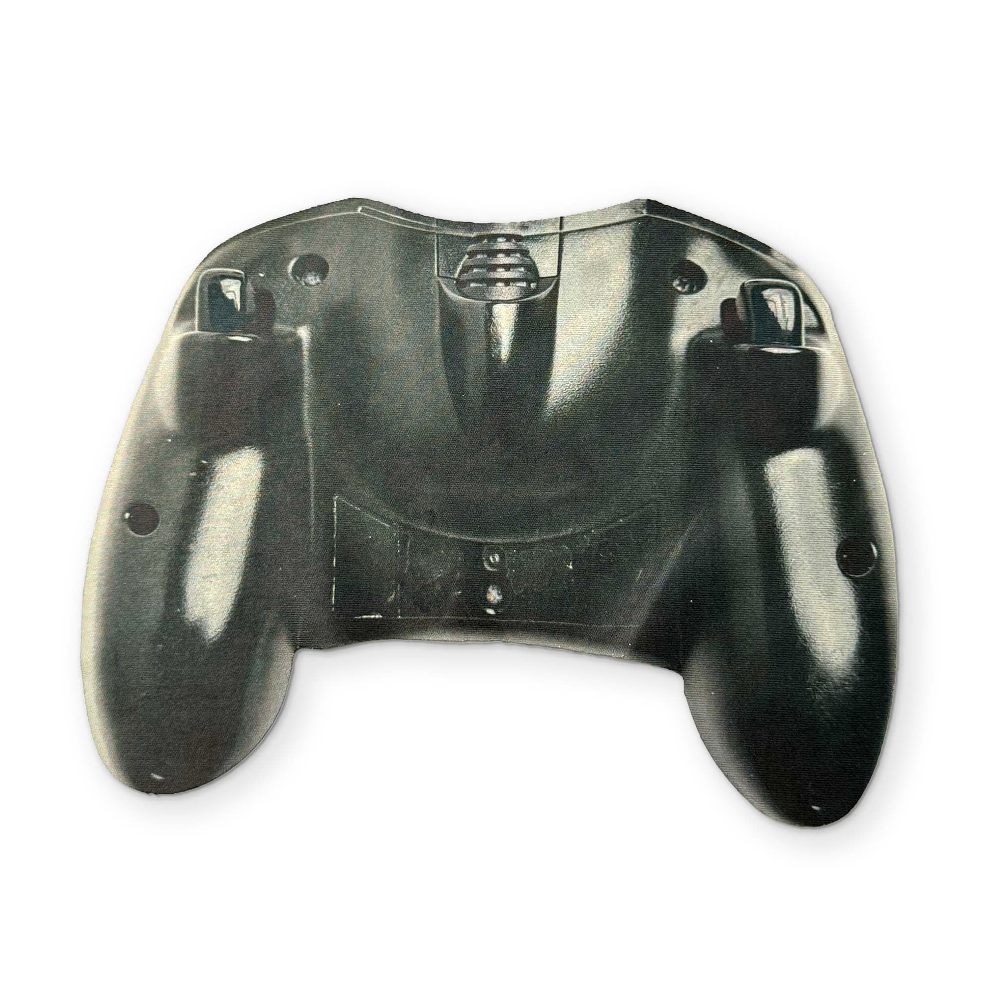 A VIDEO GAME CONTROLLER YOU CAN CLEAN YOUR GLASSES WITH - Image 2